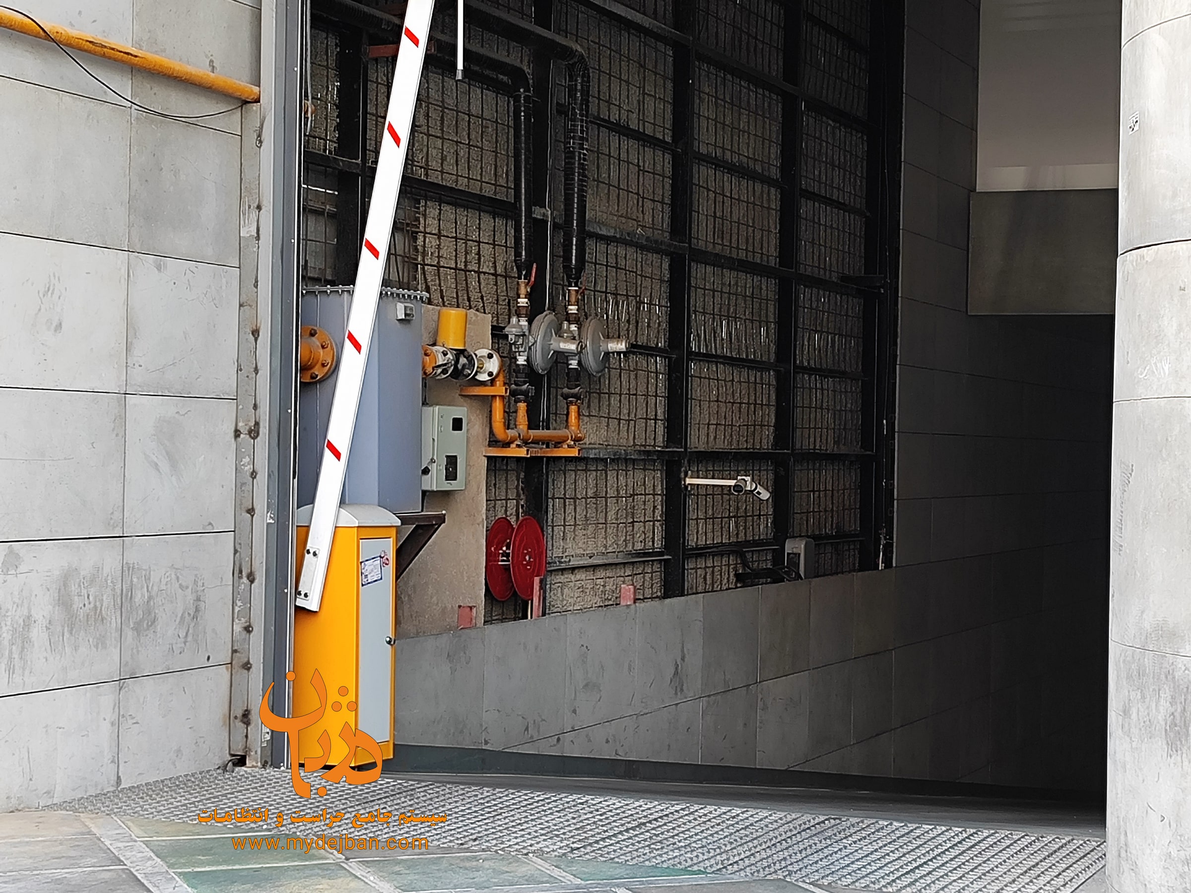 Traffic-control-gate-dejban-2-min